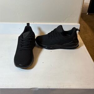 Sleek Black Men's Sneakers